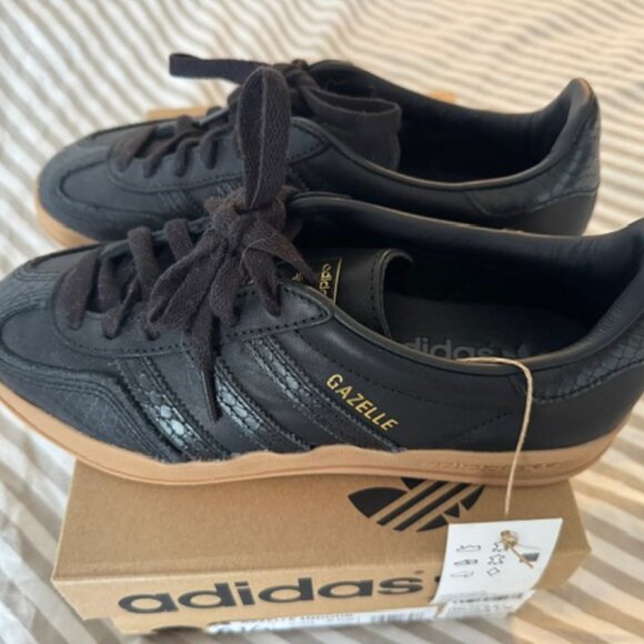 Authentic Adidas Gazelle Black Gum NIB - Picture 2 of 8